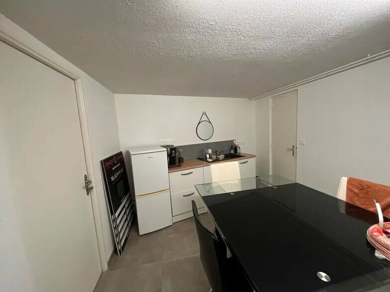 Office in Vannes for lease - Building Photo - Image 3 of 9