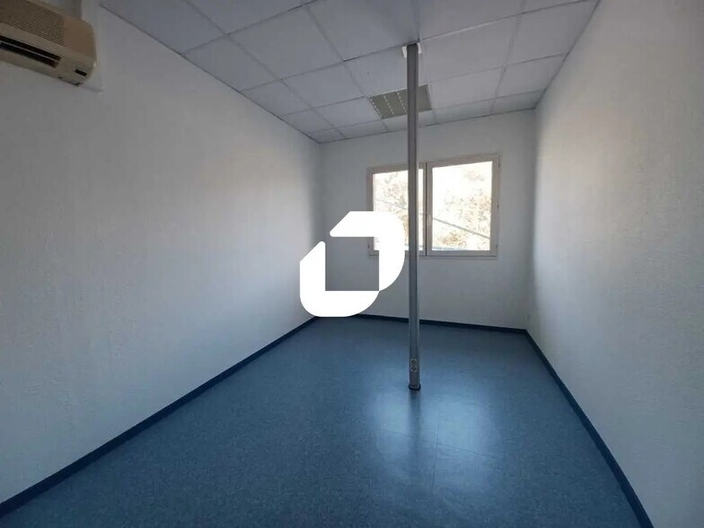 Office in Floirac for lease - Interior Photo - Image 3 of 8