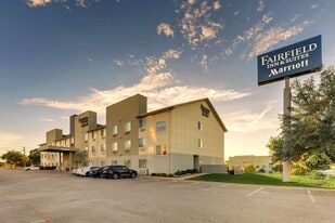 Fairfield Inn & Suites Fort Worth I-30 West - Motel