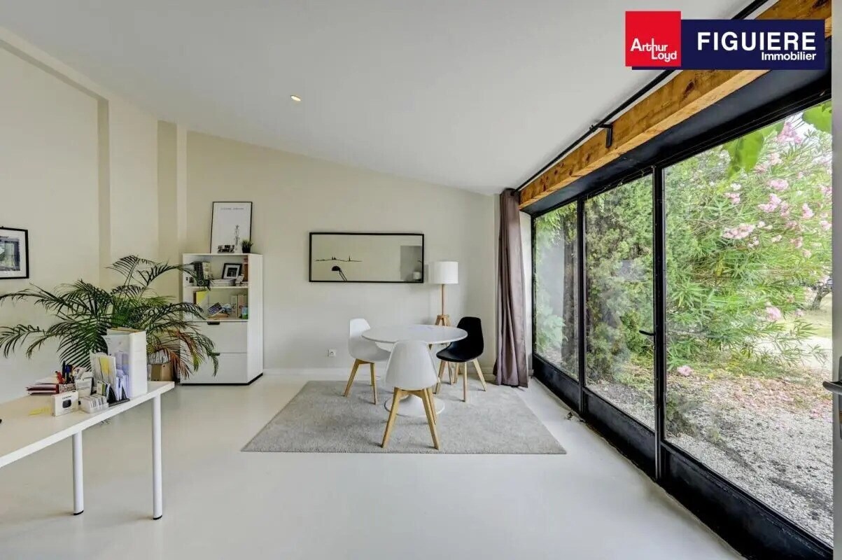 Office in Aix-en-Provence for lease Interior Photo- Image 1 of 11