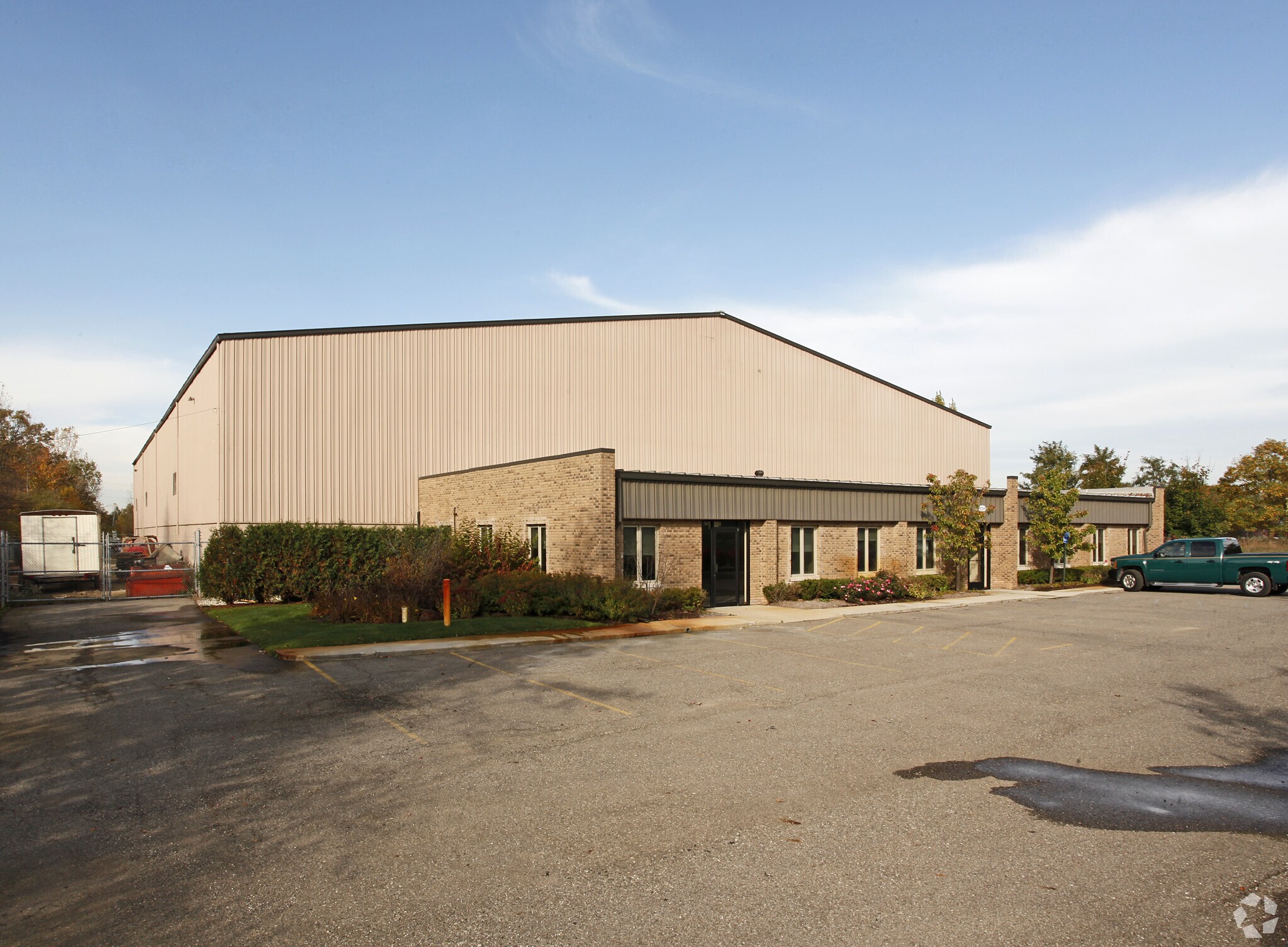 52700 Pontiac Trl, Wixom, MI for sale Primary Photo- Image 1 of 1