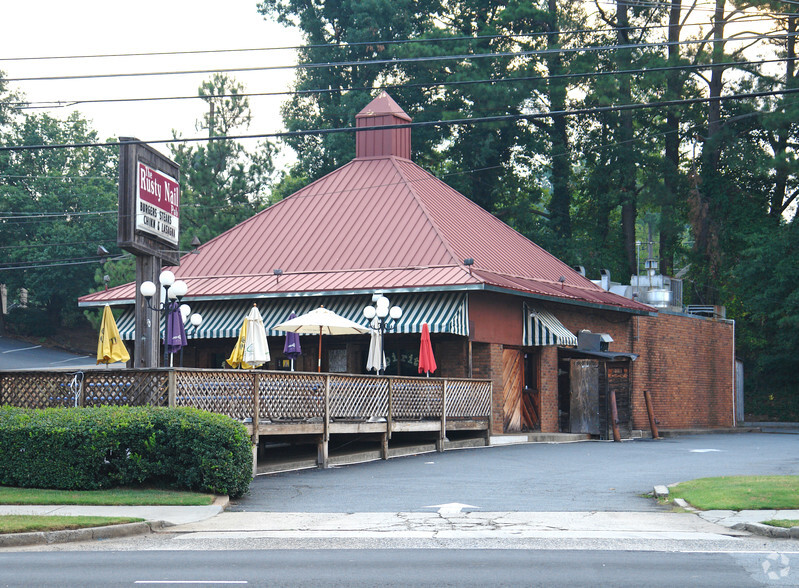 8549 NE Roswell Rd, Atlanta, GA for sale - Primary Photo - Image 1 of 1