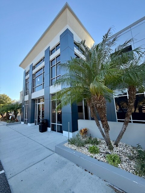 5402 W Laurel St, Tampa, FL for lease Primary Photo- Image 1 of 6