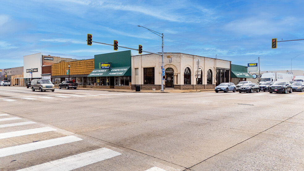 104 E Graham Ave, Pryor, OK for sale - Building Photo - Image 2 of 32