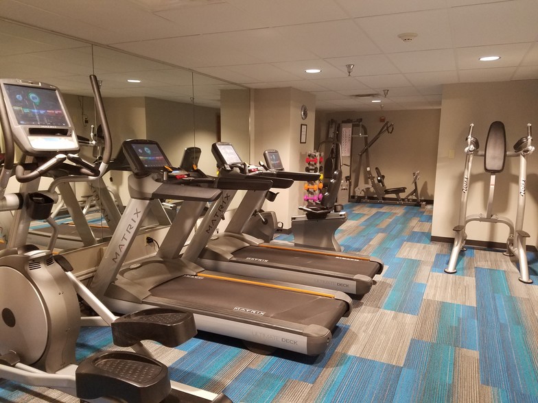 1907 E Wayzata Blvd, Wayzata, MN for lease - Interior Photo - Image 3 of 5