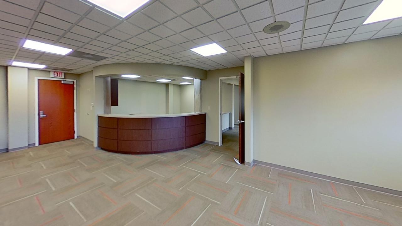 1900 Hollister Dr, Libertyville, IL for lease Interior Photo- Image 1 of 7