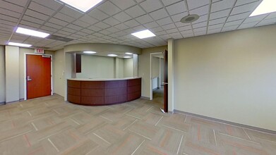 1900 Hollister Dr, Libertyville, IL for lease Interior Photo- Image 1 of 7