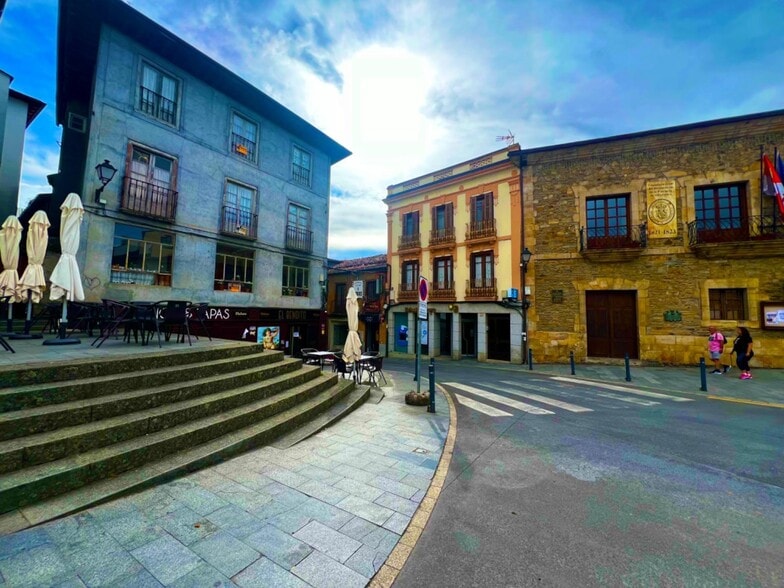 Retail in Villafranca del Bierzo, León for sale - Building Photo - Image 3 of 38