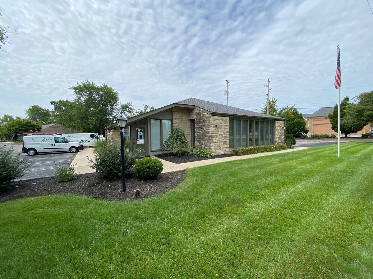 1695 Old Henderson Rd, Columbus, OH 43220