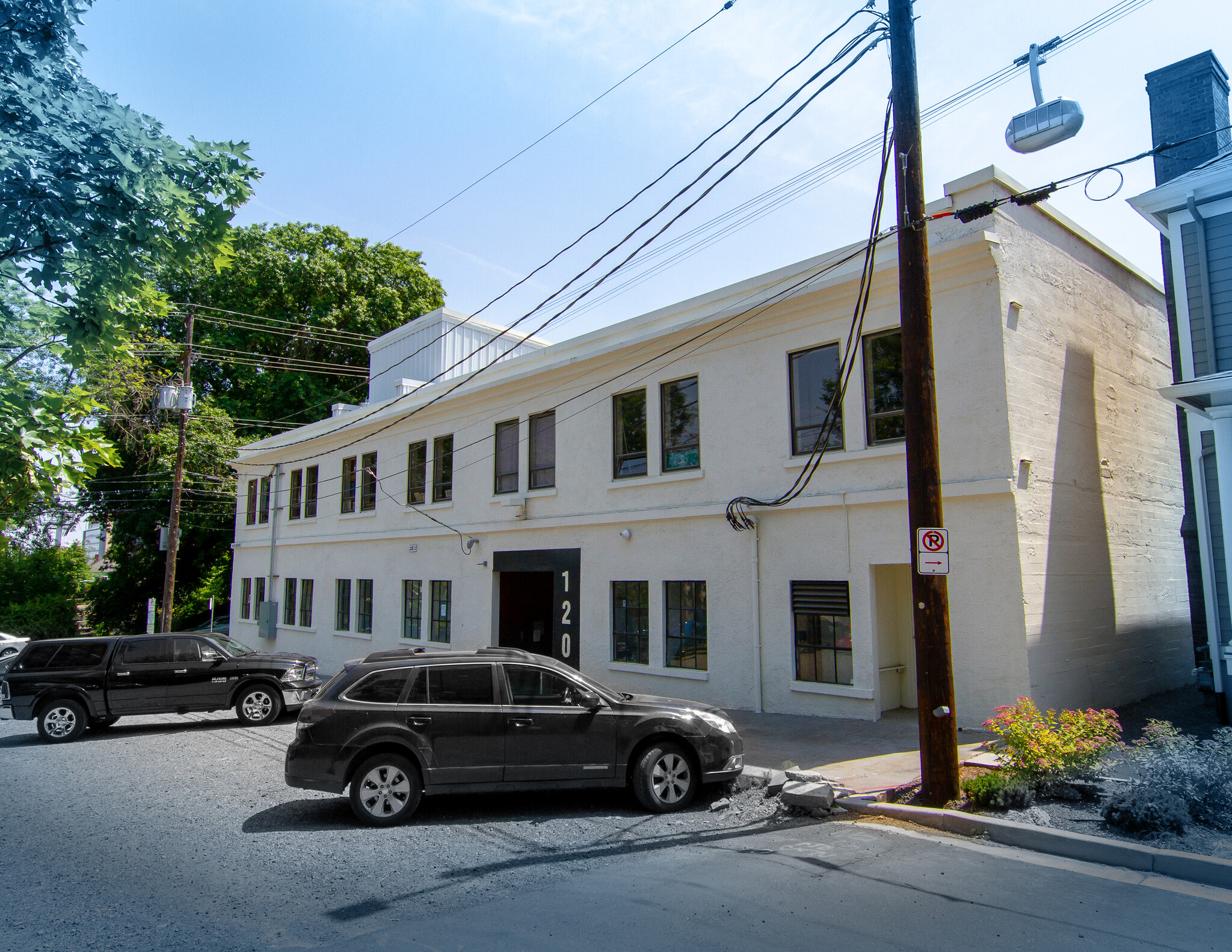 3207 SW 1st Ave, Portland, OR for lease Building Photo- Image 1 of 6