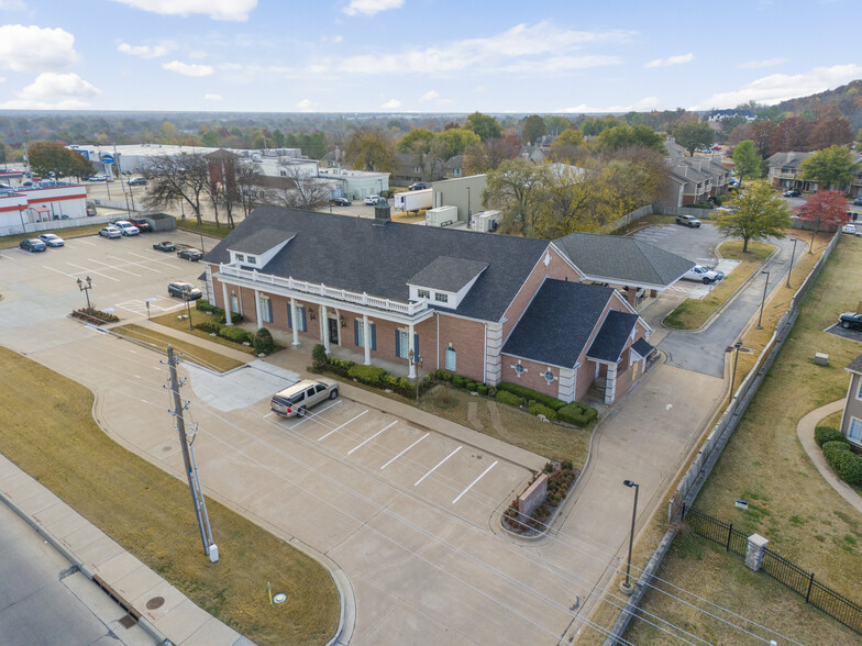 6130 E 81st St, Tulsa, OK for lease - Building Photo - Image 3 of 24