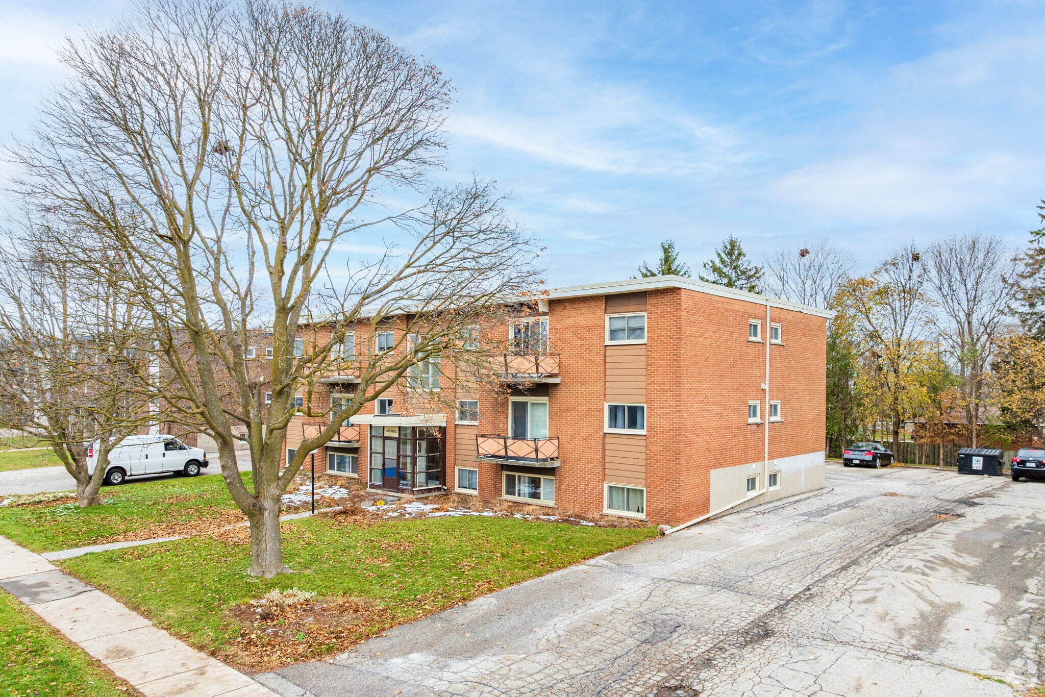 422 Hazel St, Waterloo, ON for sale Primary Photo- Image 1 of 3