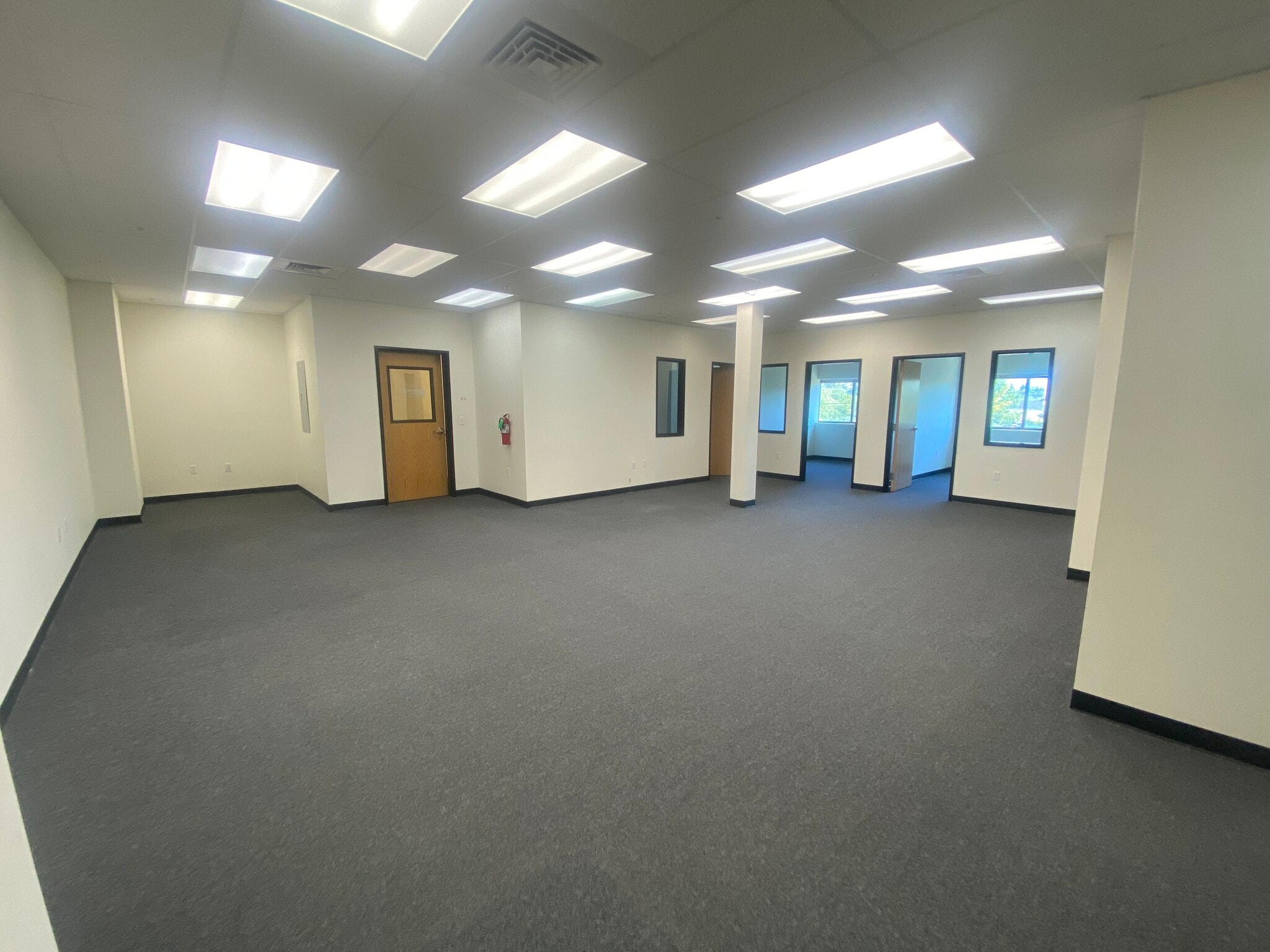 5250 High Banks Rd, Springfield, OR for lease Interior Photo- Image 1 of 11