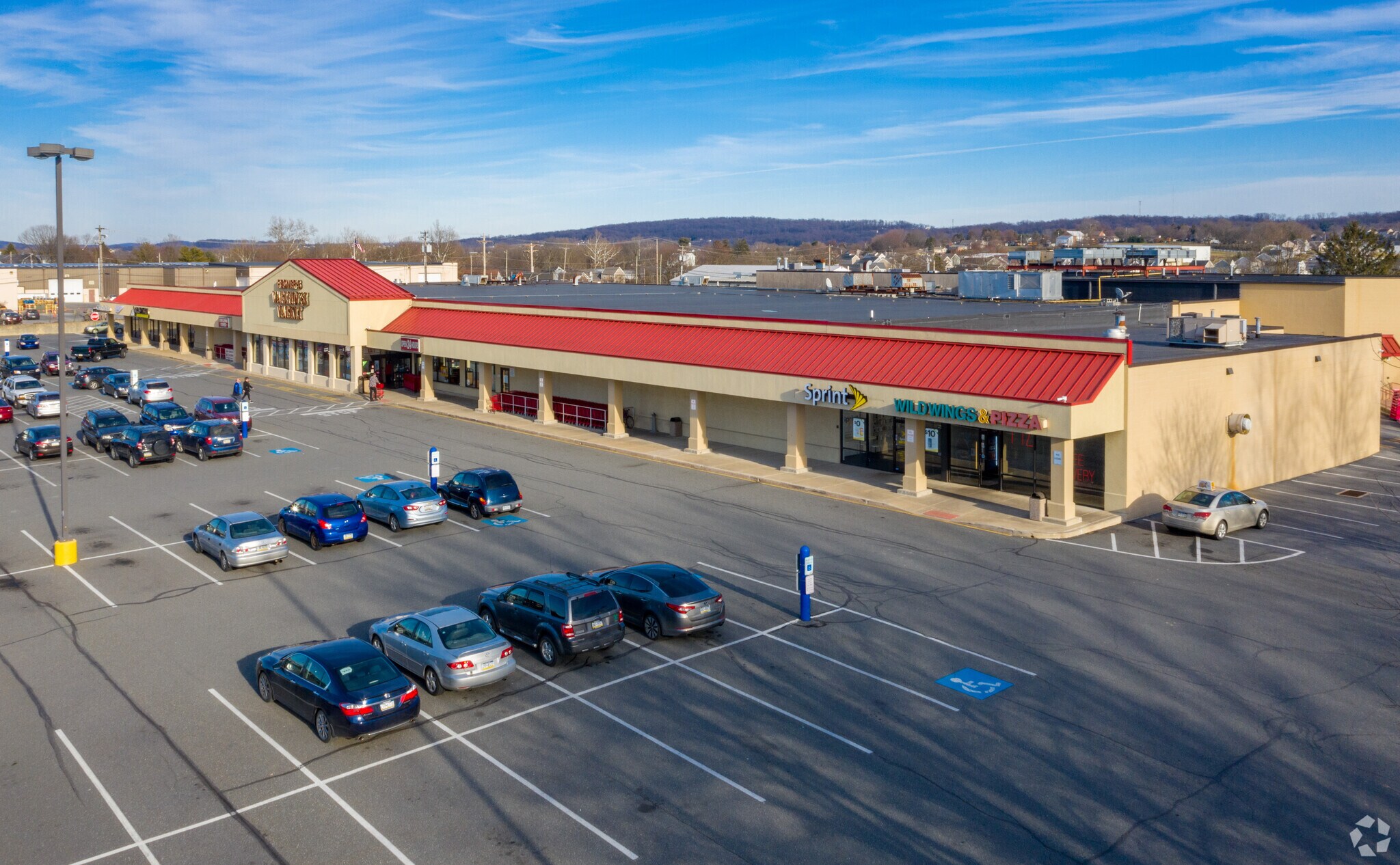 423 N Reading Rd, Ephrata, PA for sale Primary Photo- Image 1 of 1