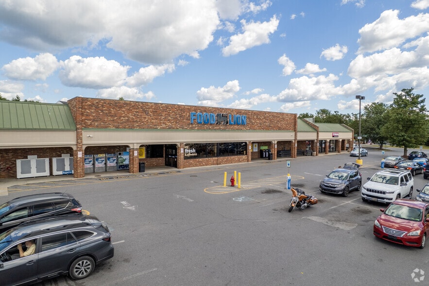 75-115 Maddex Square Dr, Shepherdstown, WV for lease - Building Photo - Image 3 of 3