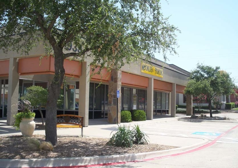 1933 E Frankford Rd, Carrollton, TX for lease - Primary Photo - Image 1 of 3