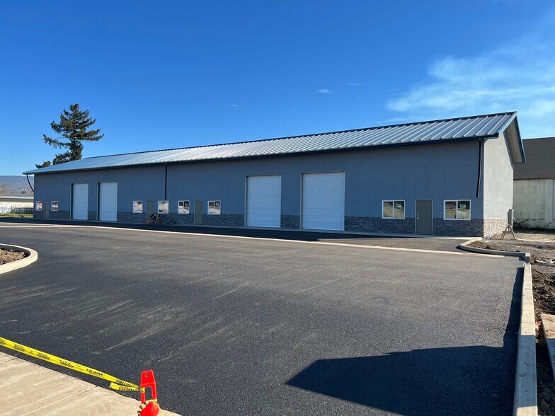 250 Commercial Ct, Medford, OR 97501