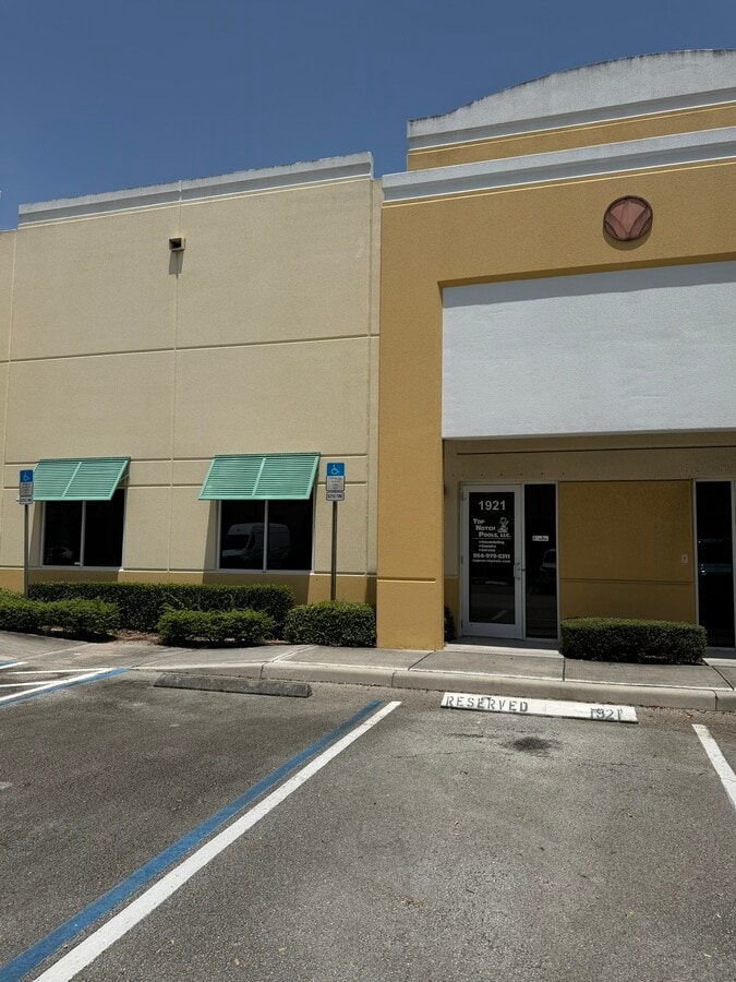 1901-1939 Banks Rd, Margate, FL 33063 - Unit 1921 - - Interior Photo - Image 2 of 13