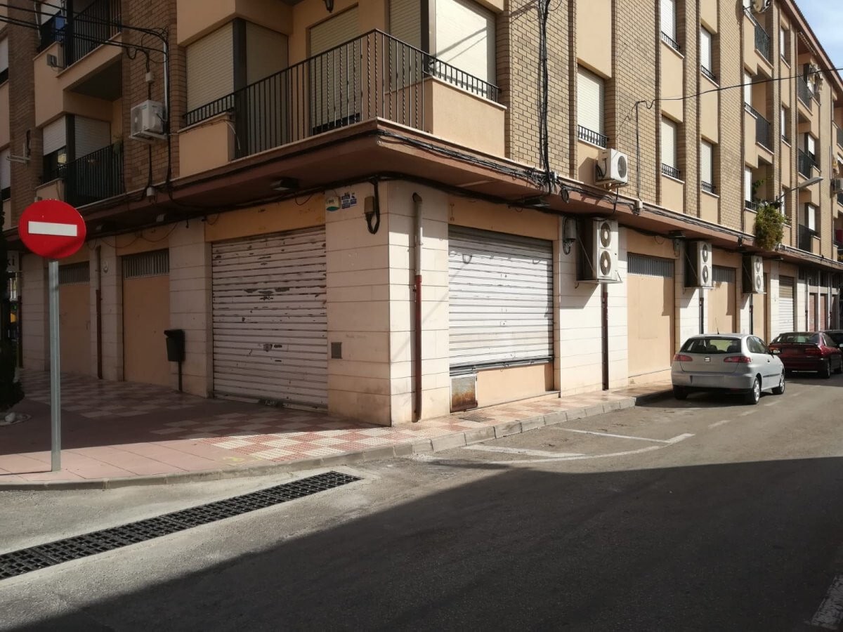 Retail in Castalla, Alicante for lease Interior Photo- Image 1 of 4
