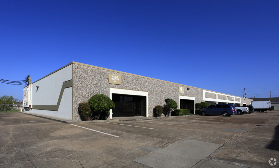 1306 Fm-1092, Missouri City, TX for lease - Primary Photo - Image 1 of 4