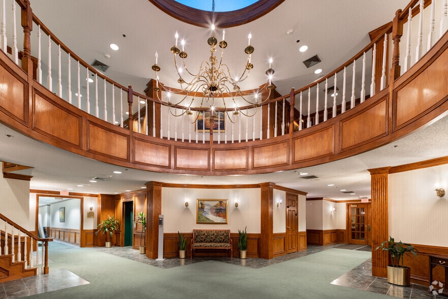 31000 Telegraph Rd, Bingham Farms, MI for lease - Lobby - Image 3 of 8