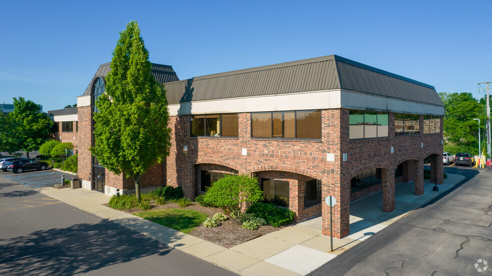 43097 Woodward Ave, Bloomfield Hills, MI for lease - Building Photo - Image 2 of 6