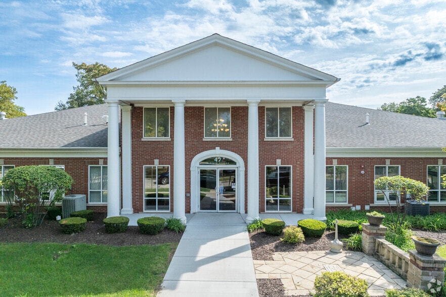 47 S 6th Ave, La Grange, IL for lease - Primary Photo - Image 1 of 4