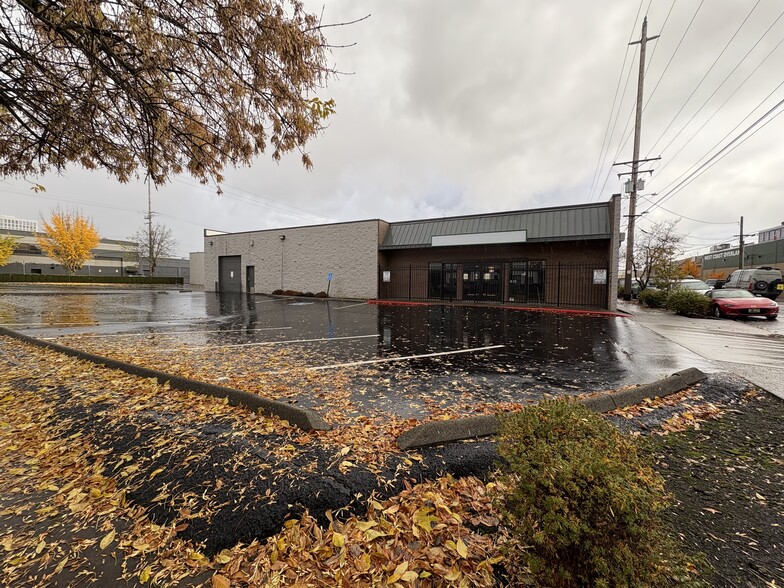 1877 NE 7th Ave, Portland, OR for lease - Building Photo - Image 2 of 5