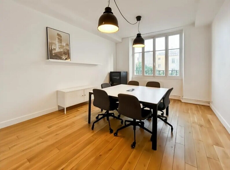 Office in Paris for lease - Building Photo - Image 2 of 6