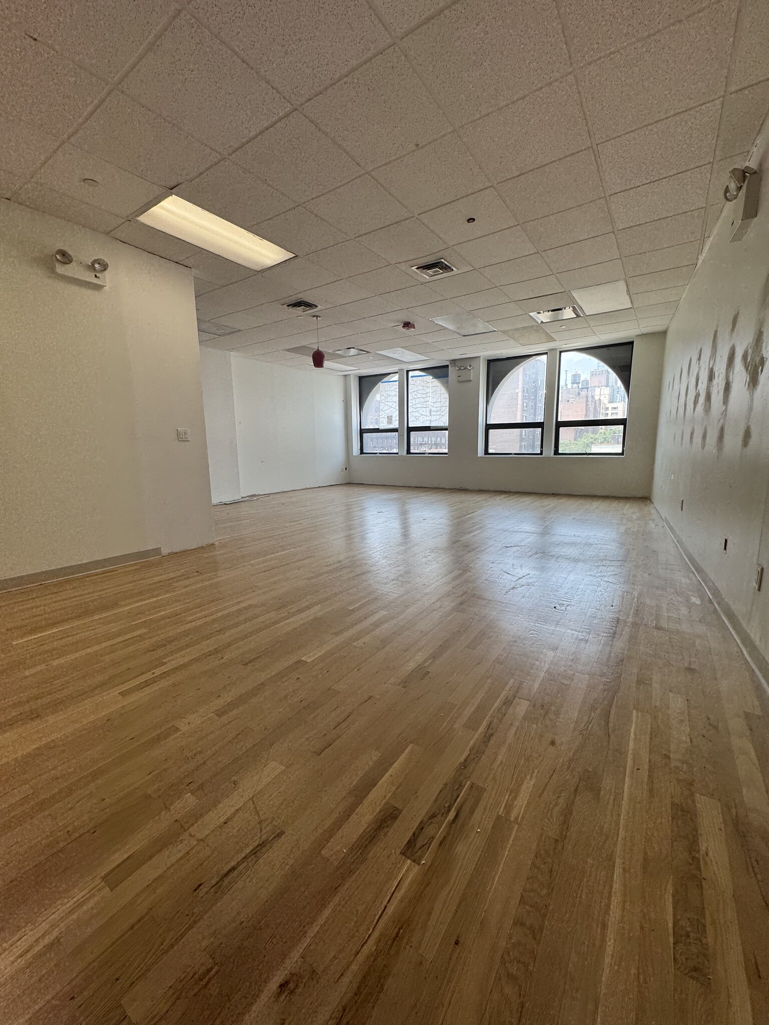 412 Eighth Ave, New York, NY for lease Building Photo- Image 1 of 5