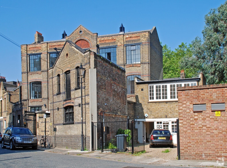 10-11 Bishops Ter, London for sale - Primary Photo - Image 1 of 1