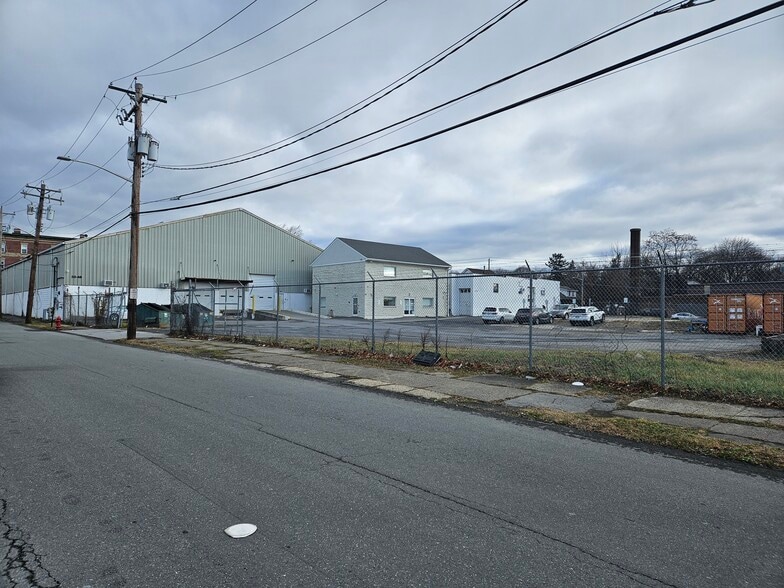 32 COTTAGE ST, Middletown, NY for sale - Building Photo - Image 1 of 1