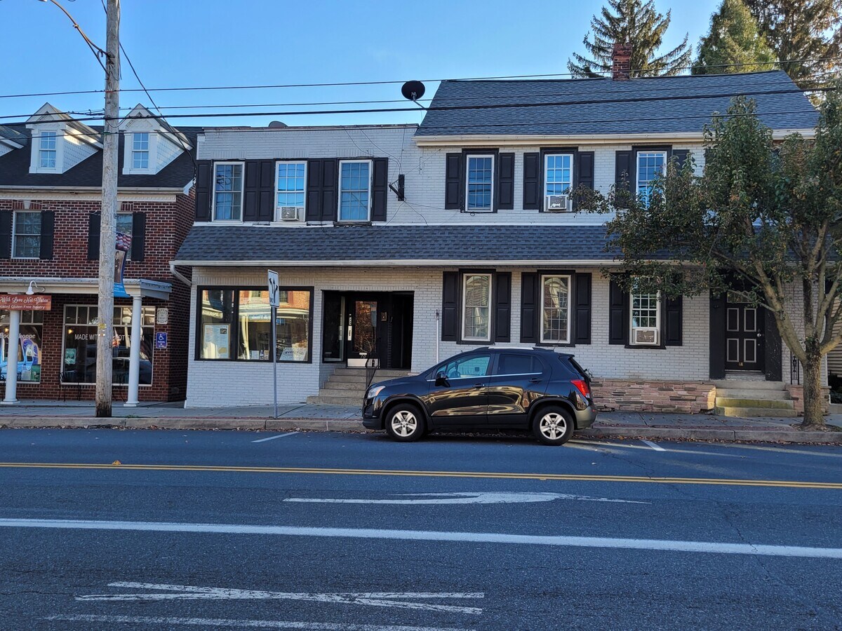68 E Main St, Mount Joy, PA 17552