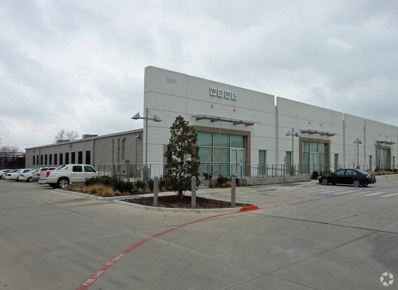 2601 W Mockingbird Ln, Dallas, TX for sale - Primary Photo - Image 1 of 1