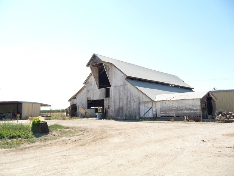 8218 Whitworth Rd, Gustine, CA 95322