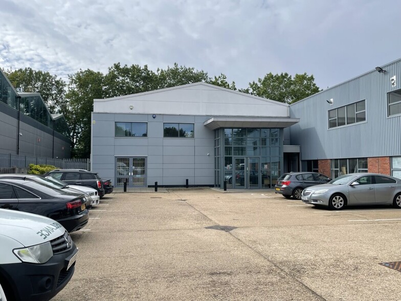 Priors Way, Maidenhead for lease - Building Photo - Image 1 of 8