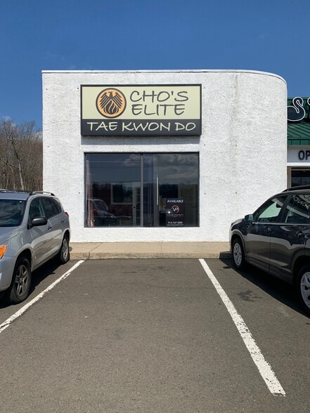 517-519 Boston Post Rd, Orange, CT for lease - Building Photo - Image 3 of 9