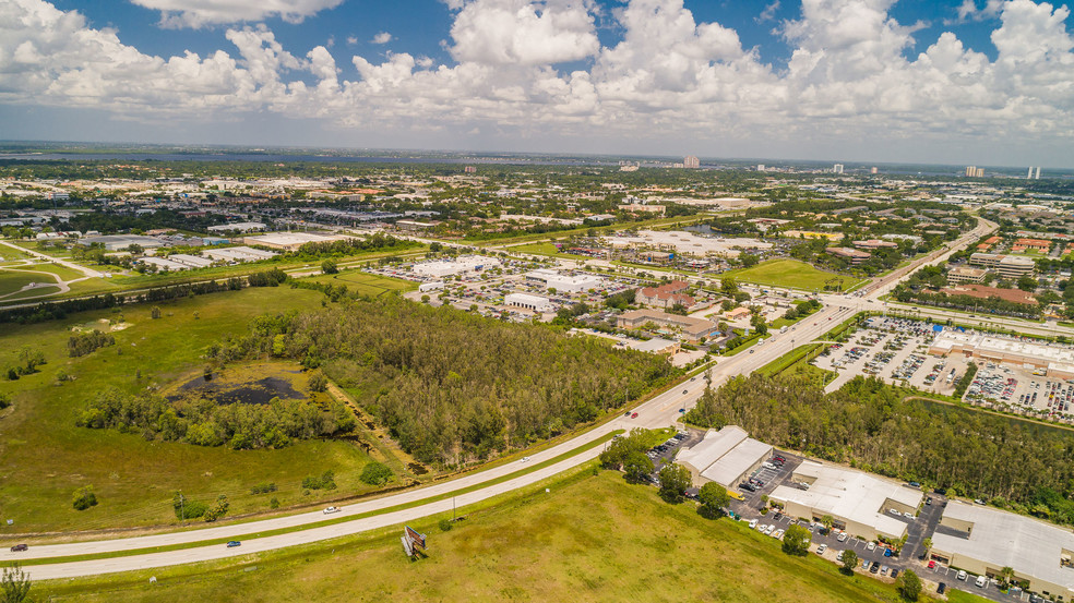 10200 Metro Pky, Fort Myers, FL for sale - Aerial - Image 3 of 7