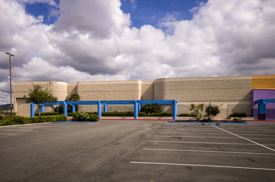 5280 Arrow Hwy, Montclair, CA for lease - Building Photo - Image 3 of 4