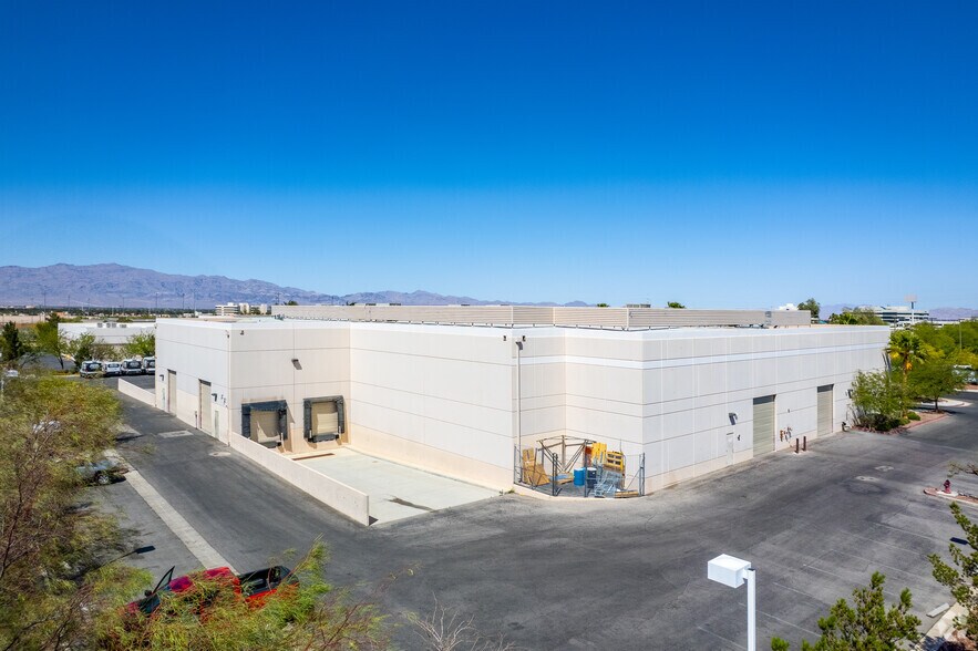 2651 N Crimson Canyon Dr, Las Vegas, NV for lease - Building Photo - Image 2 of 4