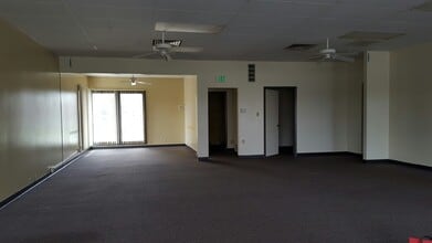 6001 Bluffton Rd, Fort Wayne, IN for lease Interior Photo- Image 2 of 6