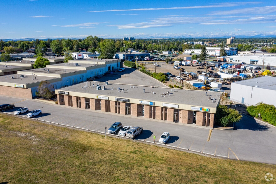 401-413 Forge Rd SE, Calgary, AB for lease - Aerial - Image 2 of 9