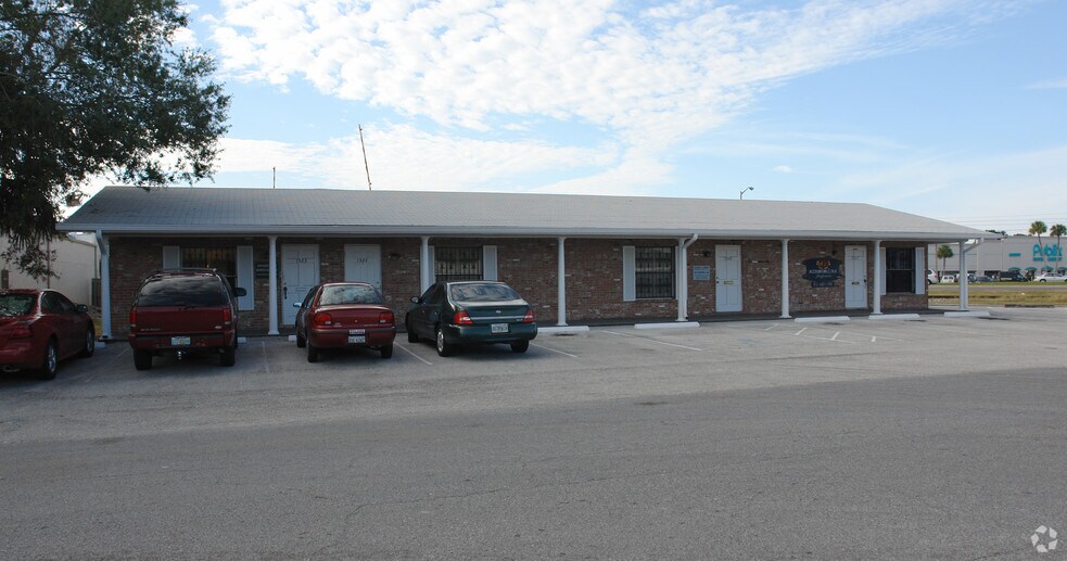 15171523 Commercial Park Dr, Lakeland, FL 33801 Office for Lease