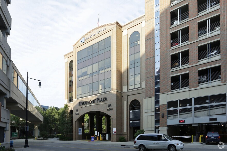 55 Campau Ave NW, Grand Rapids, MI for lease - Building Photo - Image 2 of 7