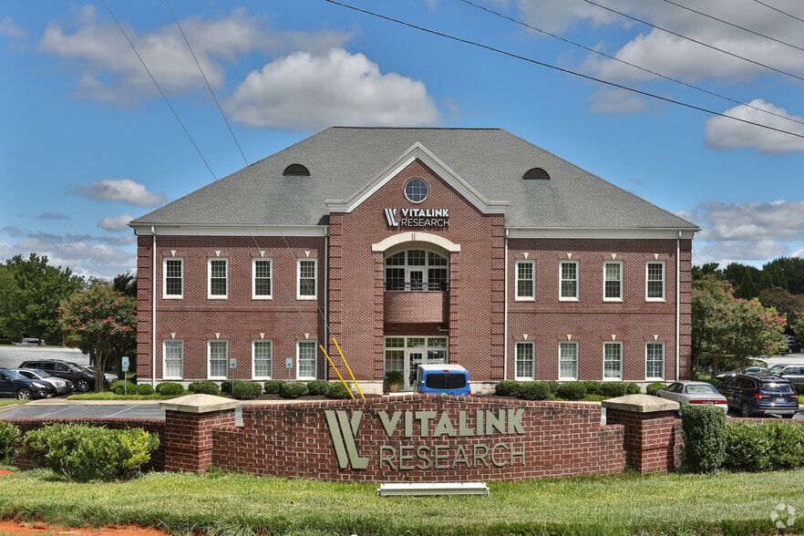 501 Roper Mountain Rd, Greenville, SC for lease - Building Photo - Image 3 of 14