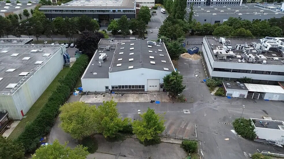 Flex in SAINT-OUEN-L'AUMONE for sale - Building Photo - Image 2 of 16