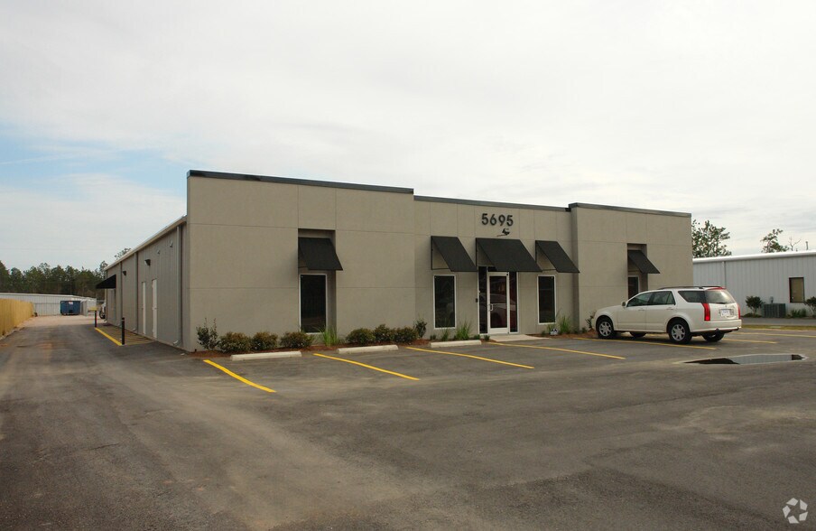 5695 Rabbit Creek Dr, Theodore, AL 36582