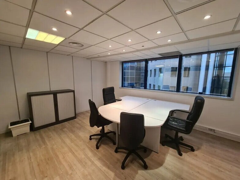 Office in Nice for lease - Interior Photo - Image 2 of 8