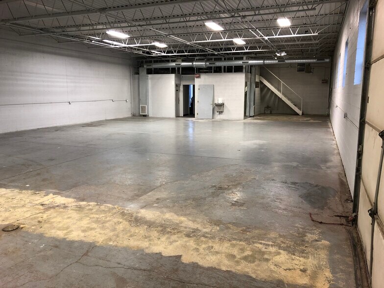 1215-1231 Wheaton Dr, Troy, MI for sale - Building Photo - Image 2 of 5