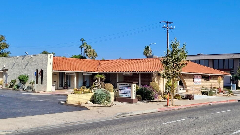 17541 Irvine Blvd, Tustin, CA for lease - Building Photo - Image 1 of 2